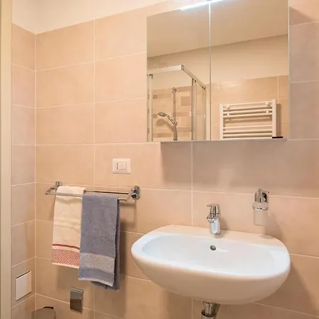 Appartamento Bilocale In Via Bellinzona *